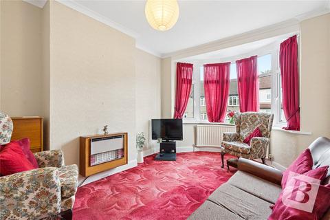 2 bedroom bungalow for sale, Brooklands Gardens, Hornchurch, RM11