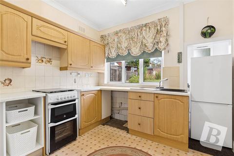 2 bedroom bungalow for sale, Brooklands Gardens, Hornchurch, RM11