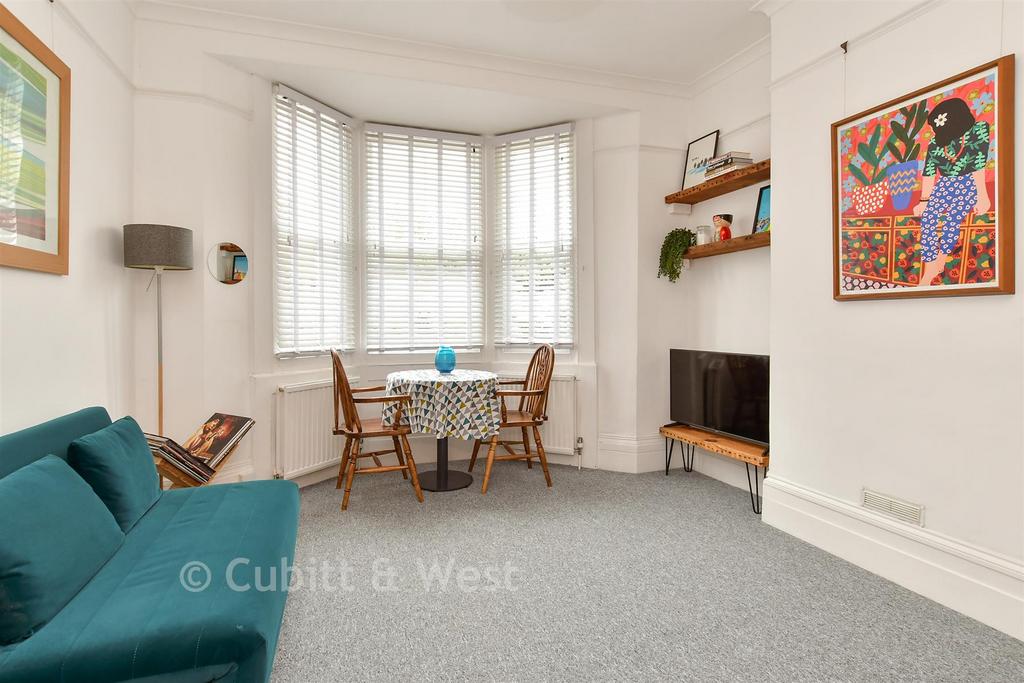 Apartment in Brighton, Round Hill - View 2