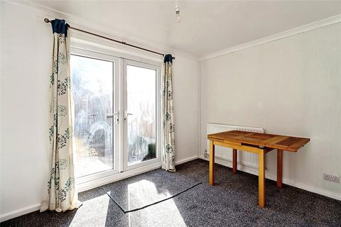 3 bedroom terraced house to rent, Halifax Drive, Telford TF1