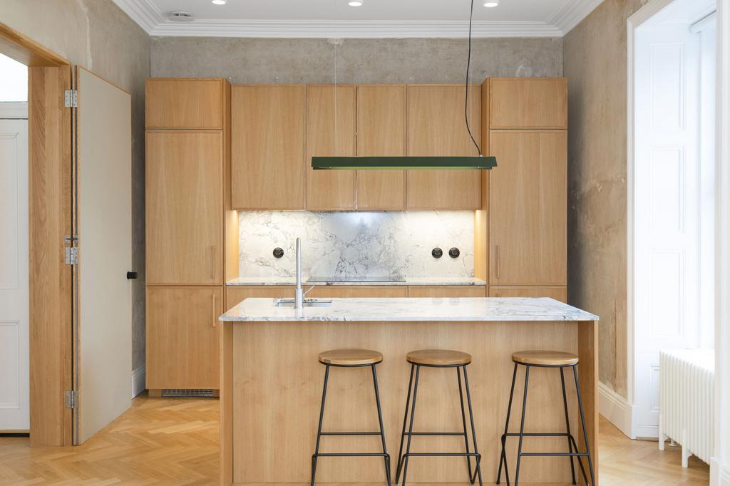 Apartment in Edinburgh - More