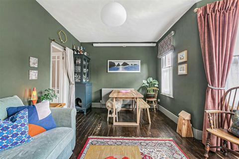 2 bedroom maisonette for sale, Chingford Road, Walthamstow