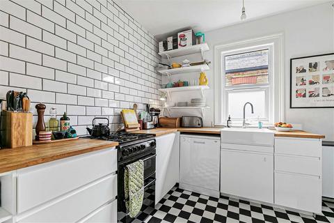 2 bedroom maisonette for sale, Chingford Road, Walthamstow