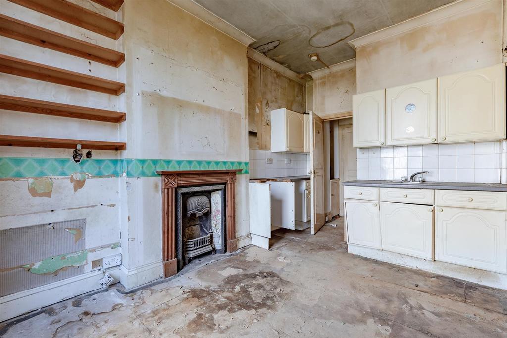 Apartment in Brighton - View 3