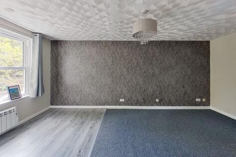 2 bedroom flat to rent, 2 Derwent Court, Nottingham