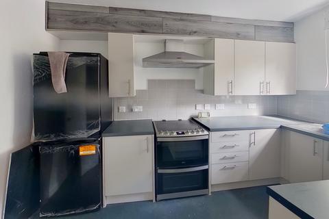 2 bedroom flat to rent, 2 Derwent Court, Nottingham