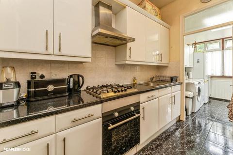 4 bedroom terraced house for sale, Shrewsbury Road, London N11