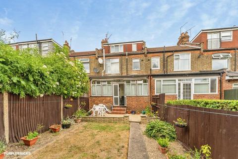 4 bedroom terraced house for sale, Shrewsbury Road, London N11
