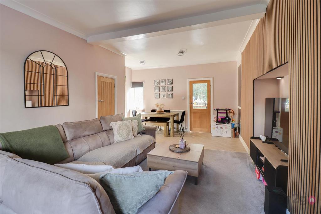 House in Sheffield, South Yorkshire - View 3