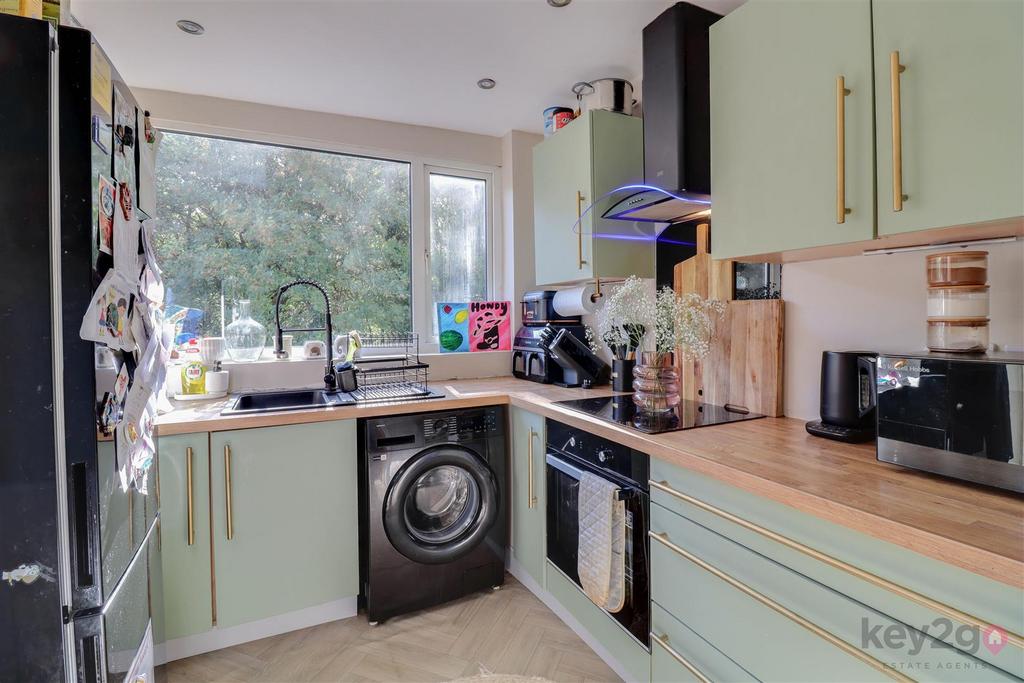 House in Sheffield, South Yorkshire - More