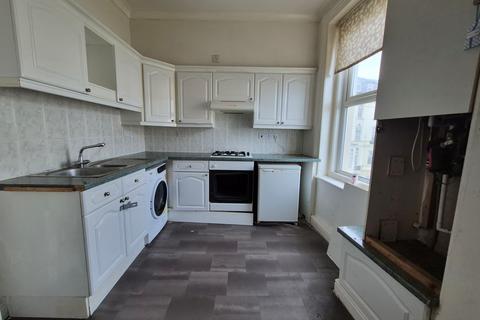 2 bedroom flat for sale, The Crescent, Bridlington, YO15 2NX