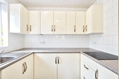 1 bedroom flat for sale, Cambridge Road, London, E11