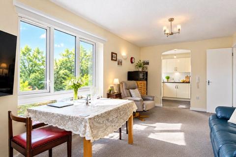 1 bedroom flat for sale, Cambridge Road, London, E11