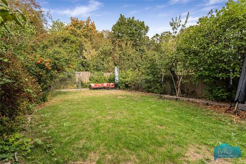 4 bedroom semi-detached house for sale, Wroxham Gardens, London, N11