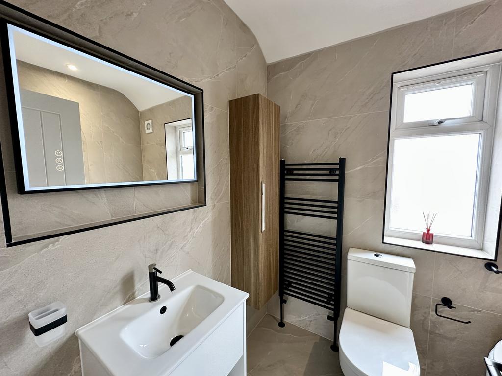 House in LEEDS - View 5