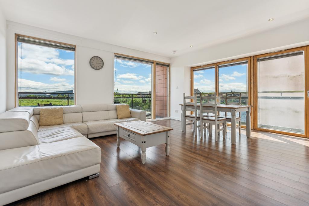 Apartment in Glasgow, Thornwood, Partick - View 2