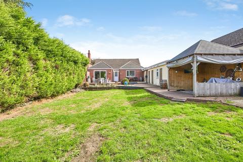 2 bedroom bungalow for sale, Hillside Road, Linton, Swadlincote, Derbyshire, DE12