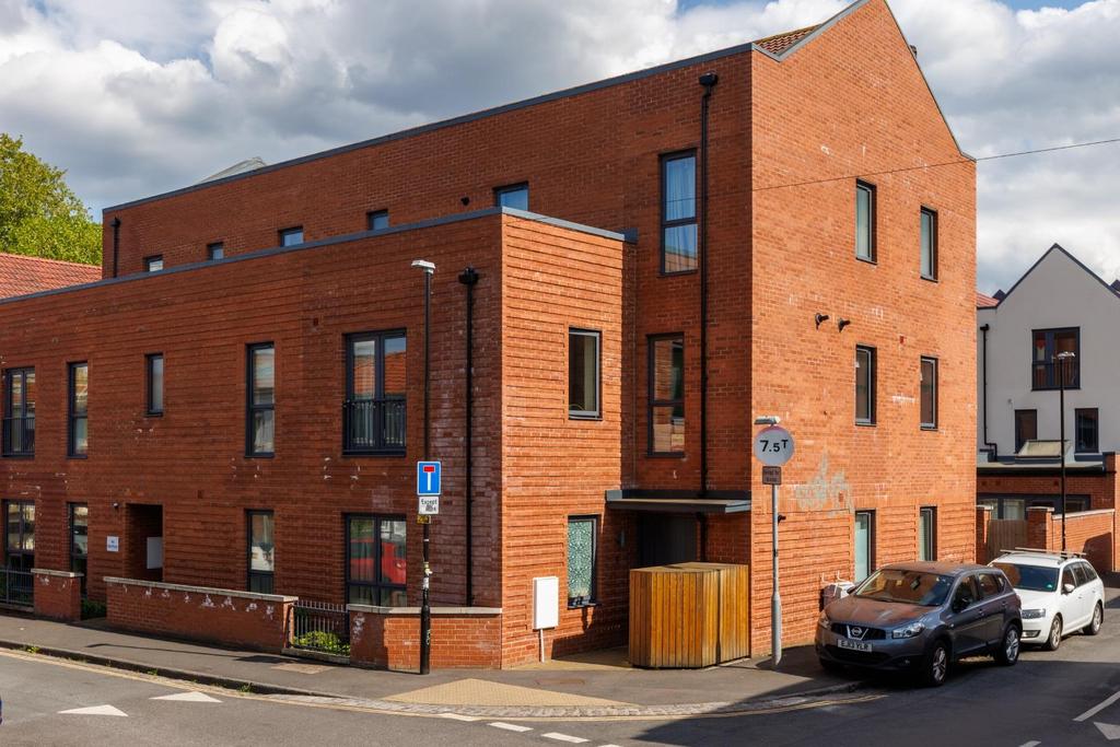 Apartment in Bristol - View 2