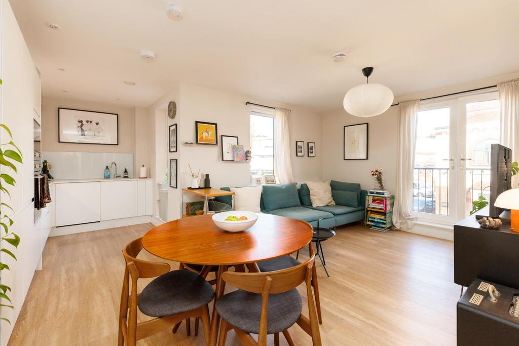 Apartment in Bristol - View 3