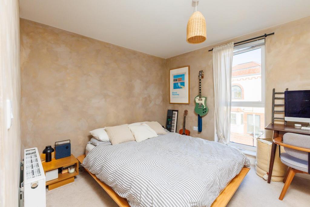 Apartment in Bristol - View 5