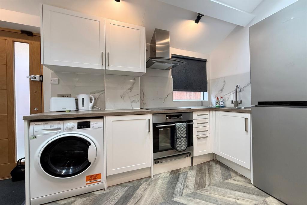 Apartment in Bournemouth - View 2