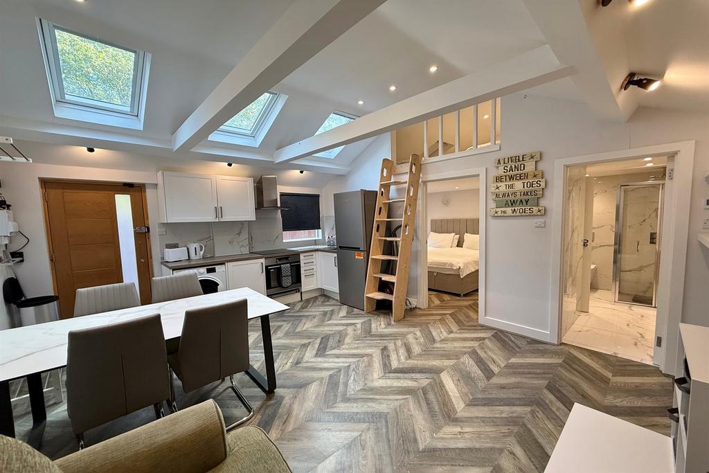 Apartment in Bournemouth - View 5