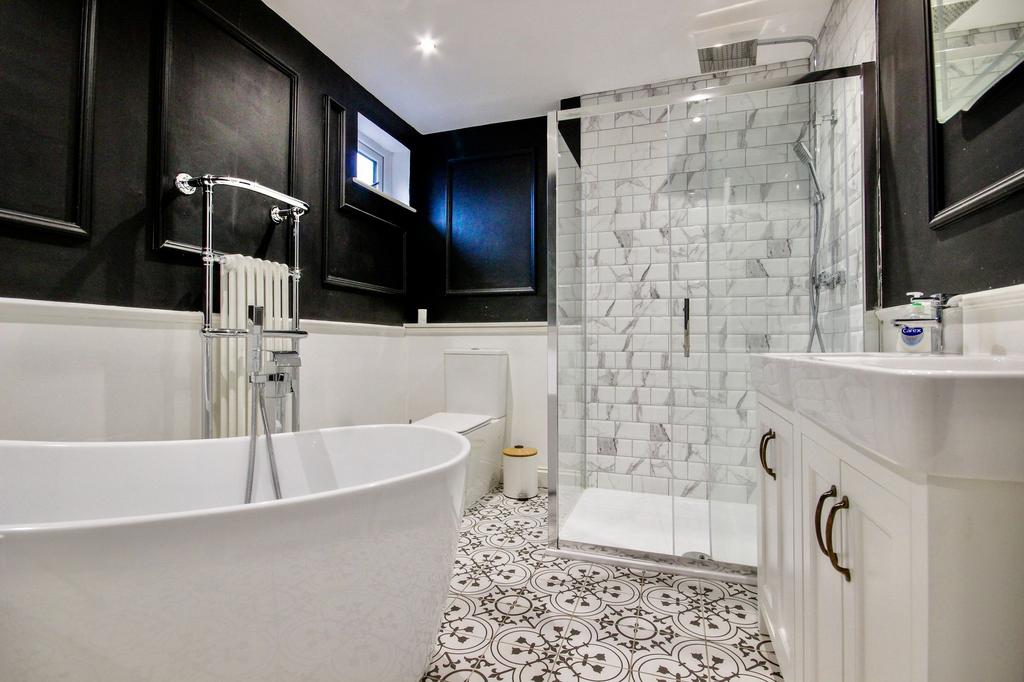 Apartment in Cardiff - View 3