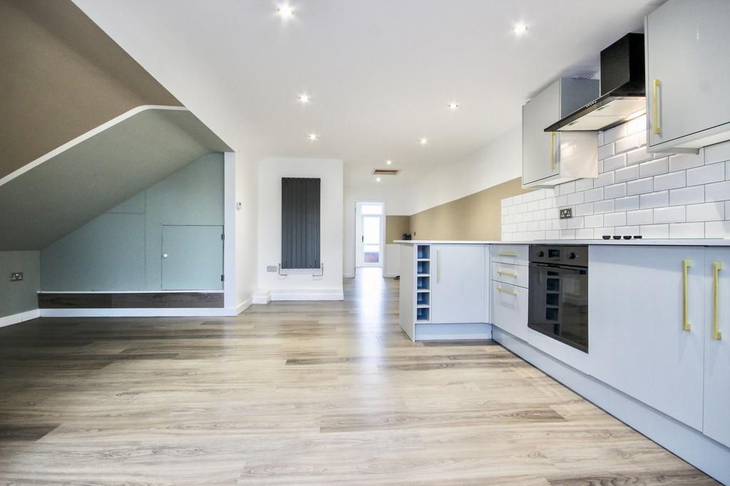 Apartment in Cardiff - View 4