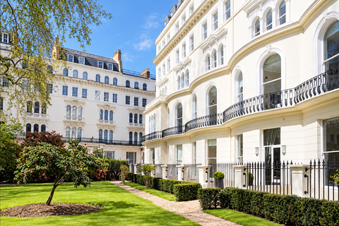 2 bedroom flat to rent, Garden House, London W2