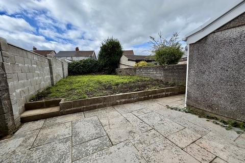 2 bedroom semi-detached house to rent, Derwendeg Avenue, Cefn Hengoed, CF82