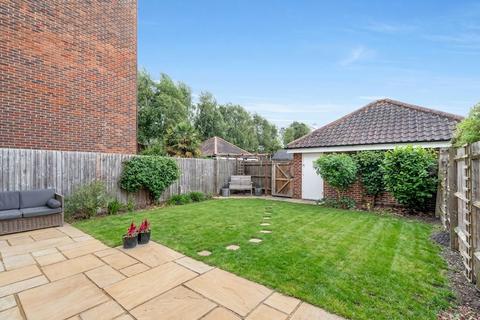 4 bedroom end of terrace house for sale, Beaumont Drive, Worcester Park, KT4