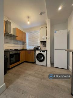 1 bedroom in a house share to rent, Wolves Lane, London, N13