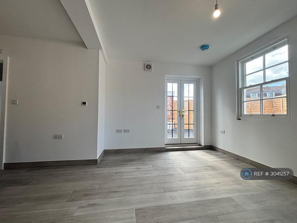 Apartment in Bristol - View 2
