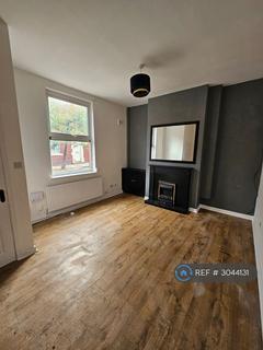 2 bedroom terraced house to rent, Lowndes St, Preston, PR1