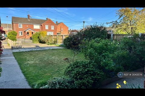 3 bedroom terraced house to rent, Thirlmere Road, Chester, CH2