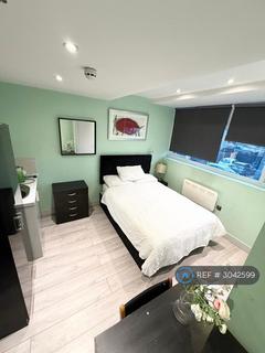 1 bedroom in a house share to rent, Cranford Park Road, Hayes, UB3