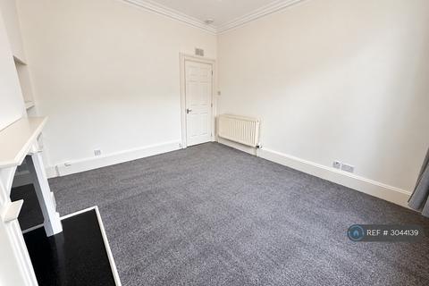 2 bedroom flat to rent, Menzies Road, Aberdeen, AB11