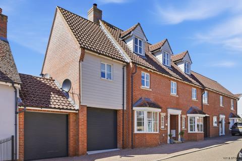 6 bedroom semi-detached house to rent, Flitch Green, Dunmow, Essex, CM6