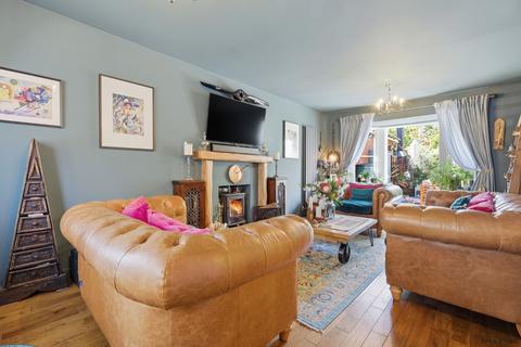 6 bedroom semi-detached house to rent, Flitch Green, Dunmow, Essex, CM6