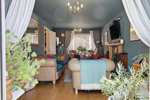 6 bedroom semi-detached house to rent, Flitch Green, Dunmow, Essex, CM6