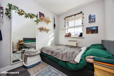 2 bedroom flat for sale, Edward Street, Aldershot, GU11