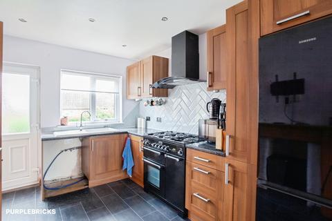 3 bedroom semi-detached house for sale, Intake Lane, Batley, WF17