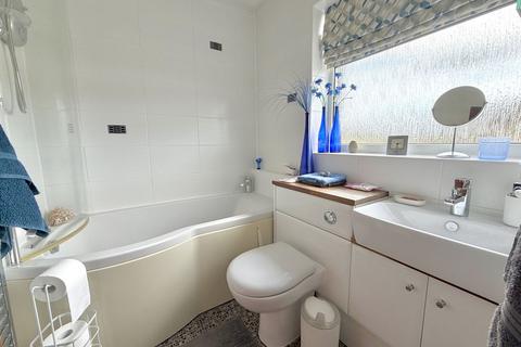 3 bedroom semi-detached house for sale, Howard Place, Dunstable