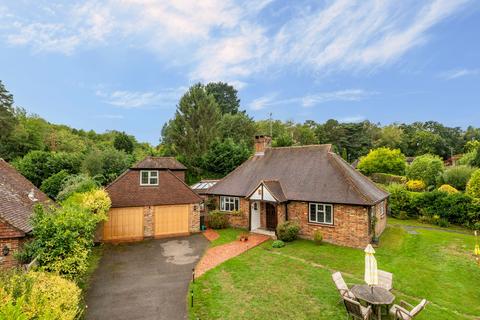 2 bedroom detached bungalow for sale, Tudor Village, Storrington, RH20