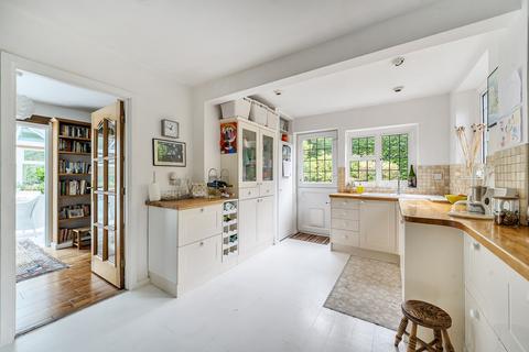 2 bedroom detached bungalow for sale, Tudor Village, Storrington, RH20