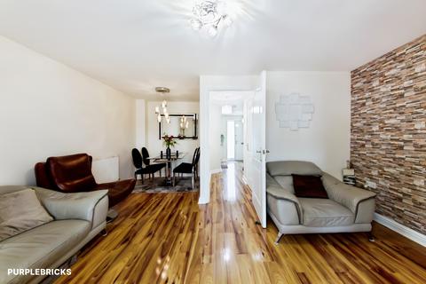 4 bedroom townhouse for sale, Stephen Jewers Gardens, Barking, IG11