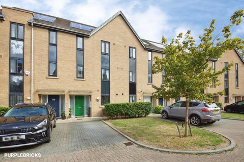 4 bedroom townhouse for sale, Stephen Jewers Gardens, Barking, IG11