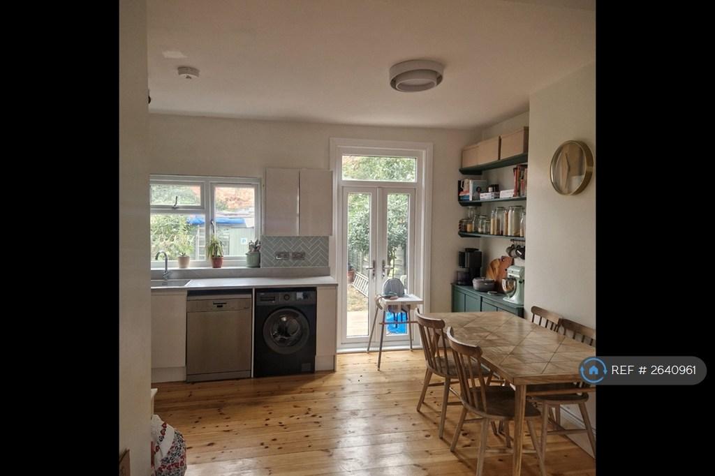 House in London - View 3