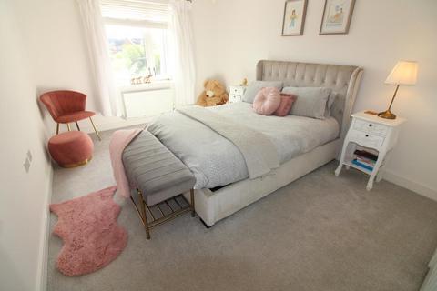 2 bedroom flat for sale, Kingsmead, Milton Keynes MK4