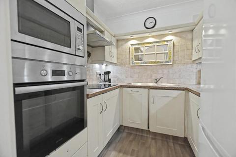 2 bedroom apartment for sale, Bowland Court, Clitheroe, BB7 1AS